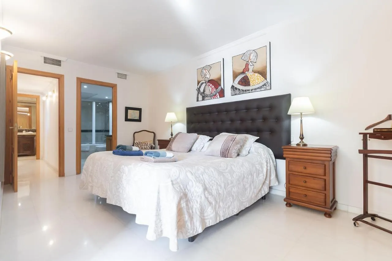 Deluxe Apartment On The First Line Marbella